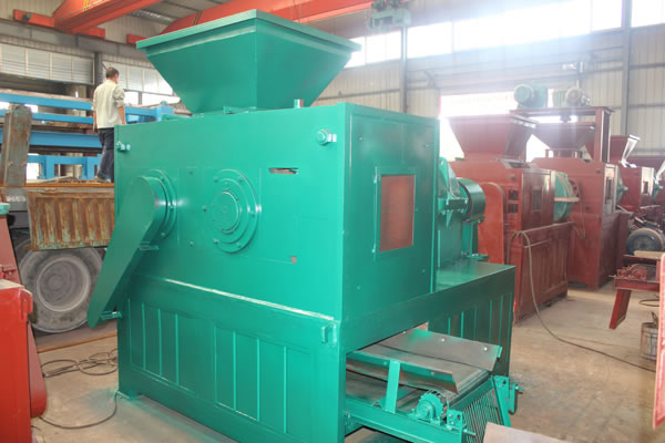 Presse à briquettes en charbon de bois